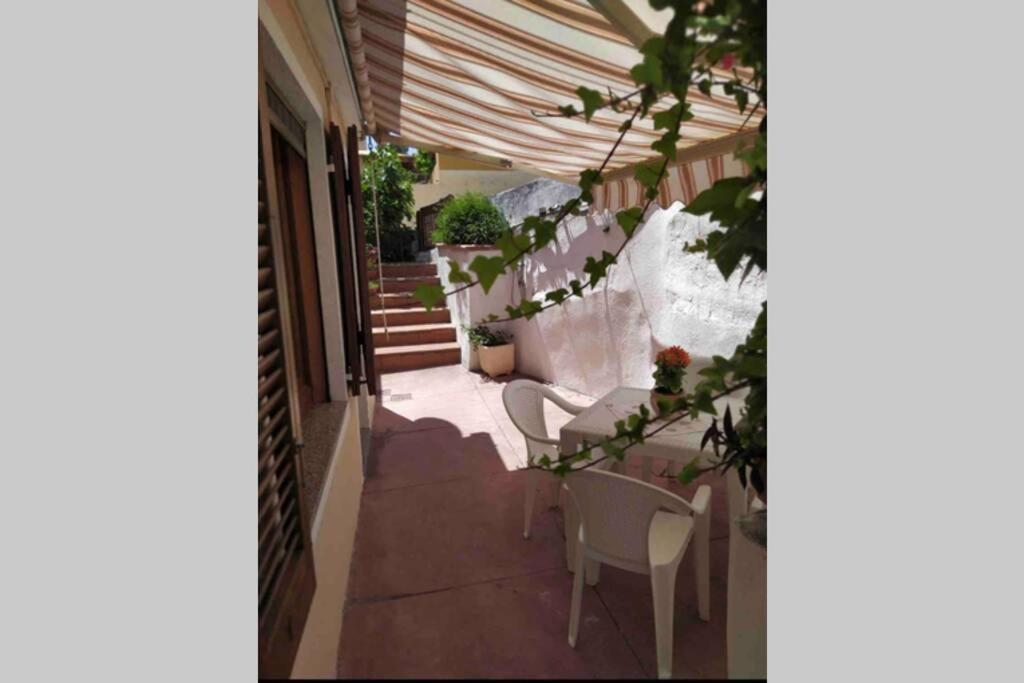 ラ・マッダレーナCasa Maddalenina Con Giardino, Vicino Al Mare!アパートメント エクステリア 写真