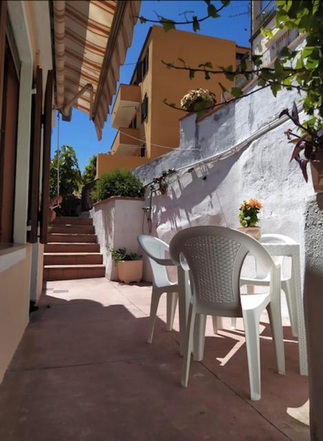 ラ・マッダレーナCasa Maddalenina Con Giardino, Vicino Al Mare!アパートメント エクステリア 写真